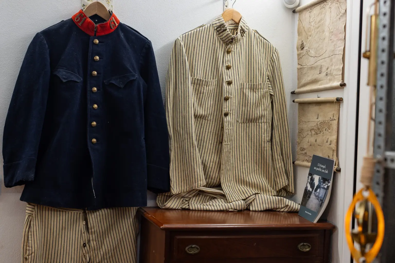Uniformes antiguos en el Museo Náutico